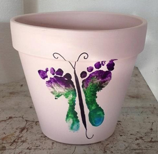 footprint art on pot