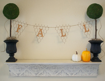 chicken wire banner- DIYscoop.com