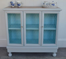 chicken wire cabinet doors- DIYscoop.com