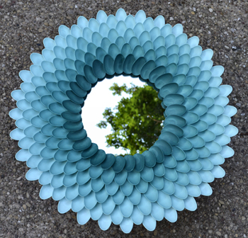 chrysanthemum mirror frame- DIYscoop.com