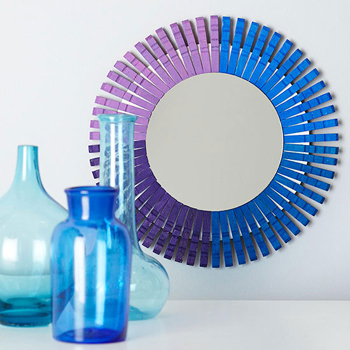 ombre clothespin mirror frame- DIYscoop.com