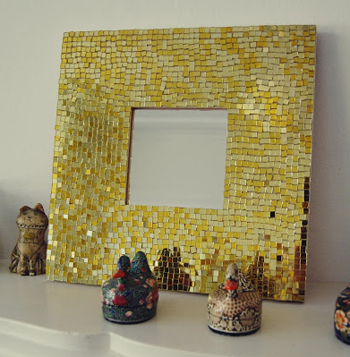 mosaic mirror frame- DIYscoop.com