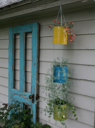 painted can hanging garden- DIYscoop.com