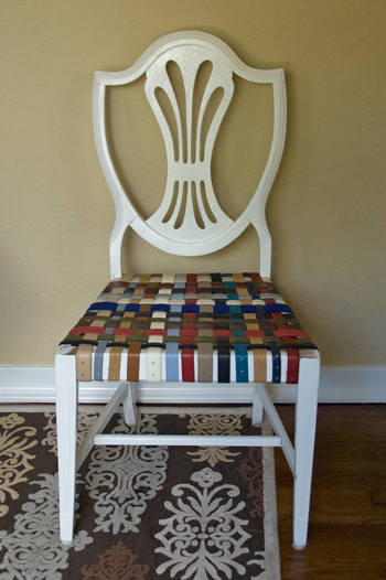 chair with belts for seat- DIYscoop.com