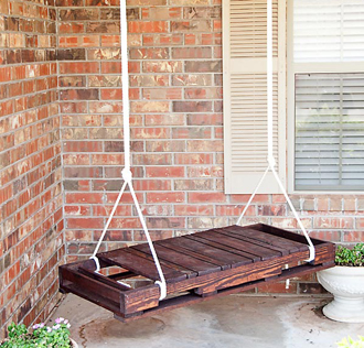 pallet swing- DIYscoop.com